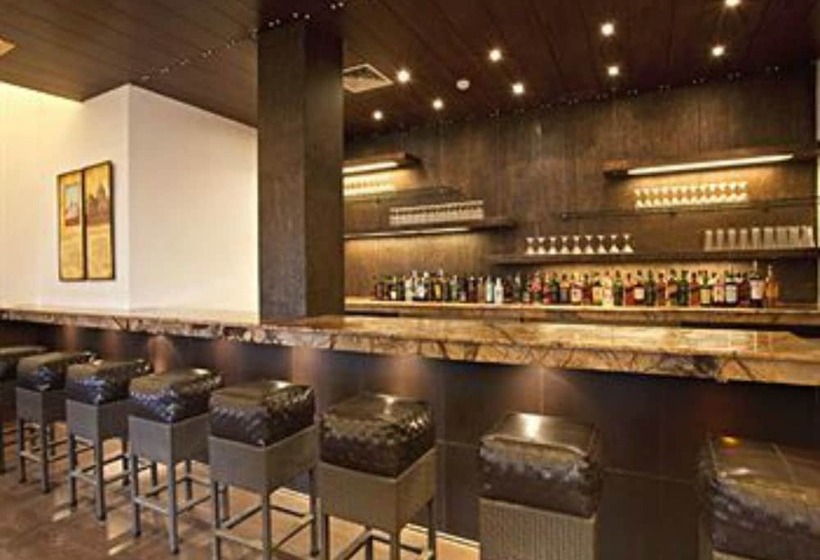 אתר נופש Lemon Tree Hotel, Tarudhan Valley, Manesar