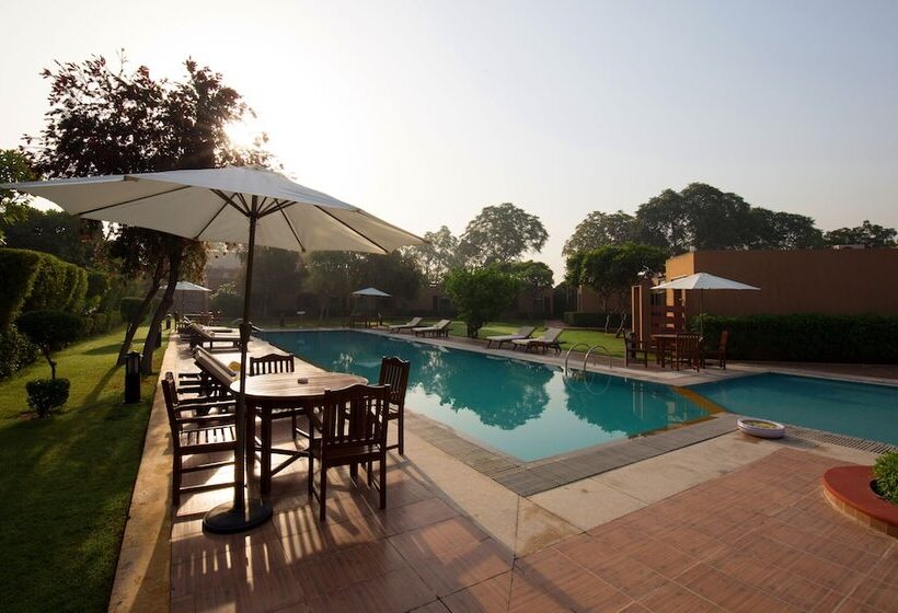 אתר נופש Lemon Tree Hotel, Tarudhan Valley, Manesar