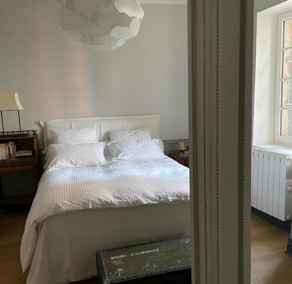 تختخواب و صبحانه Chateau De Vaugelas Charmant Domaine Près De Valence