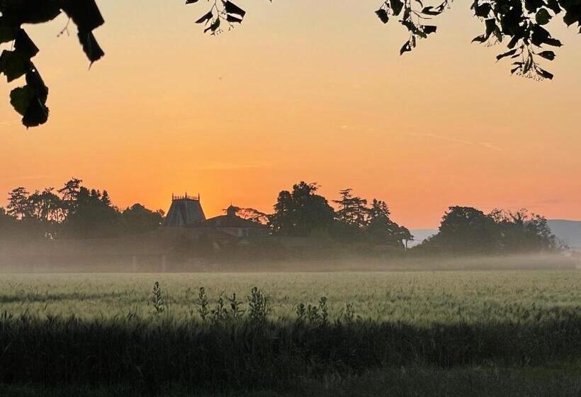 تختخواب و صبحانه Chateau De Vaugelas Charmant Domaine Près De Valence