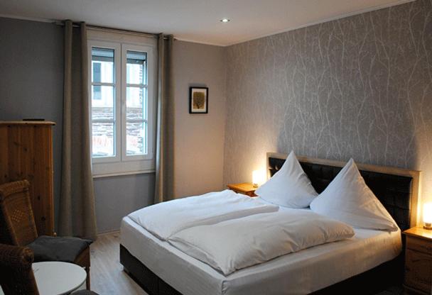 ベッドアンドブレックファースト Gästehaus Weingut Schier Im Historischen Zehnthof