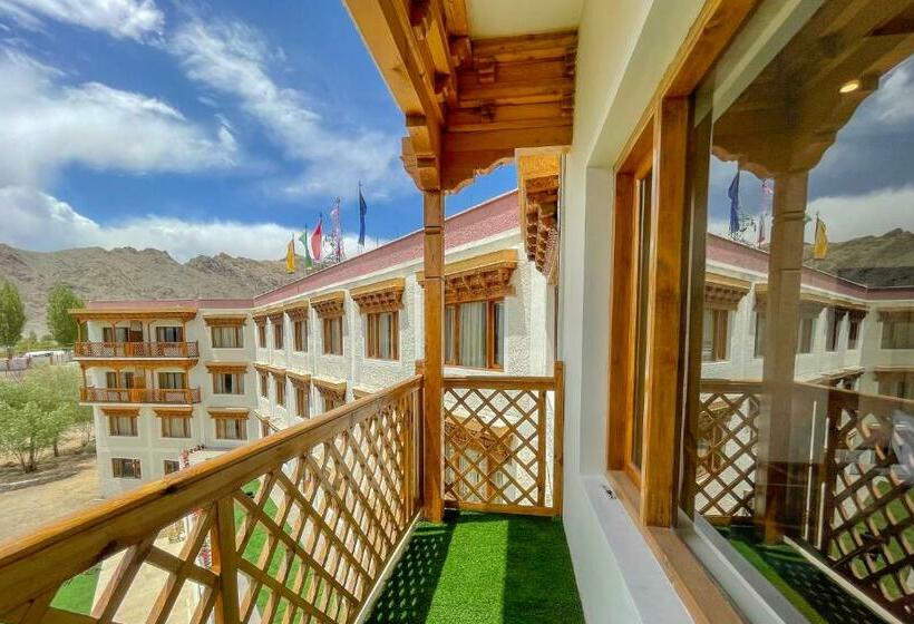 Отель Deskitsal