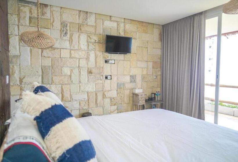 هتل Theodor At Labuan Bajo