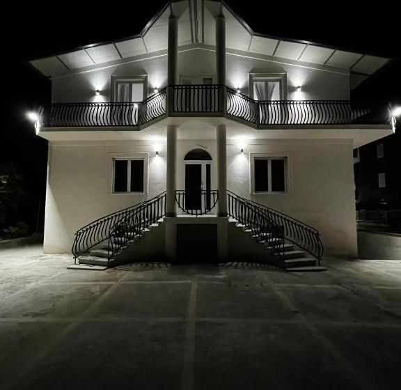 بنسيون Habitat Luxury Suites