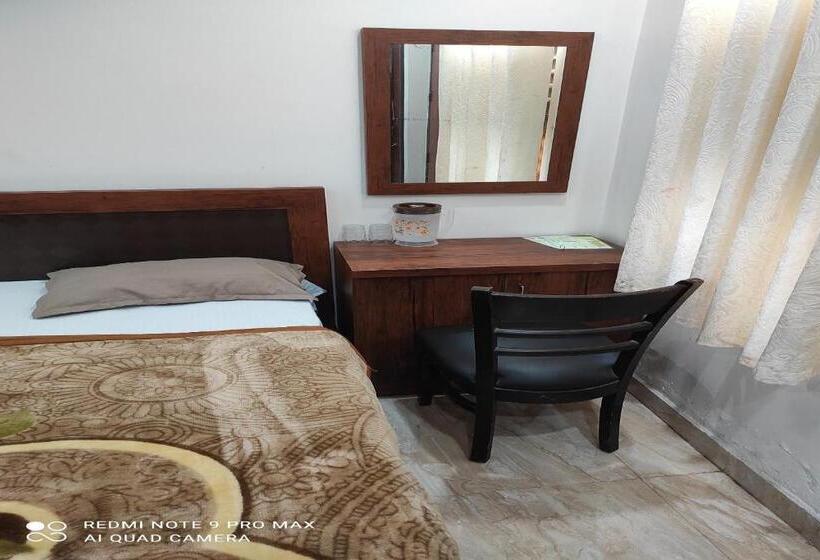 בית מלון כפרי Oyo 86772 V S