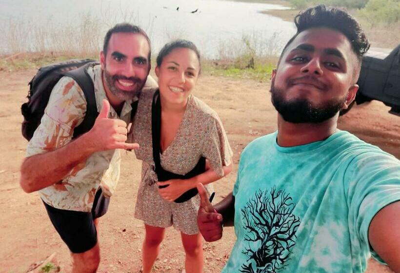 تختخواب و صبحانه Shaggy S Nature Lodge