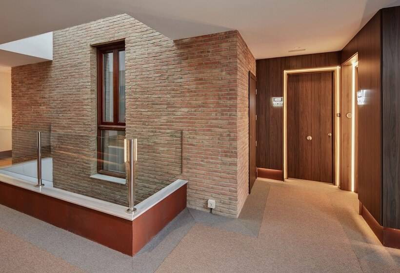 Sercotel Granada Suites