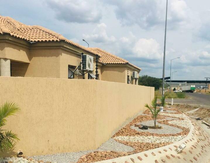 تختخواب و صبحانه Infinity Bnb Gaborone