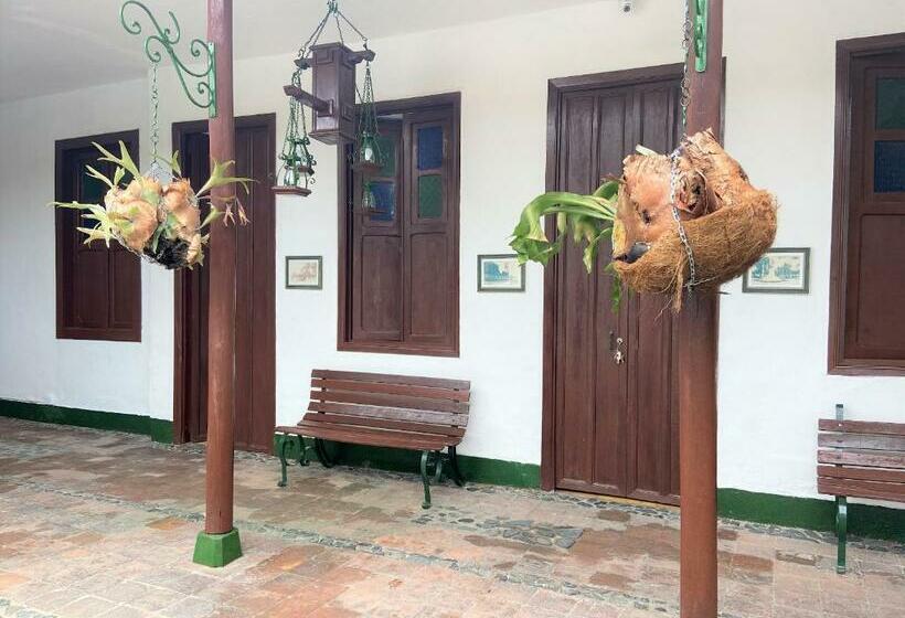 هتل Casa Antigua Buga