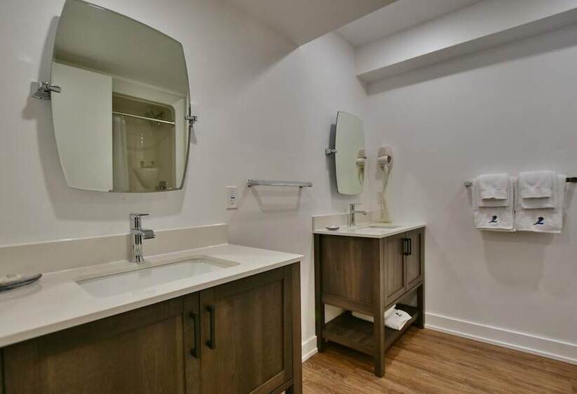 호텔 The Landing   Extended Stay Quarters