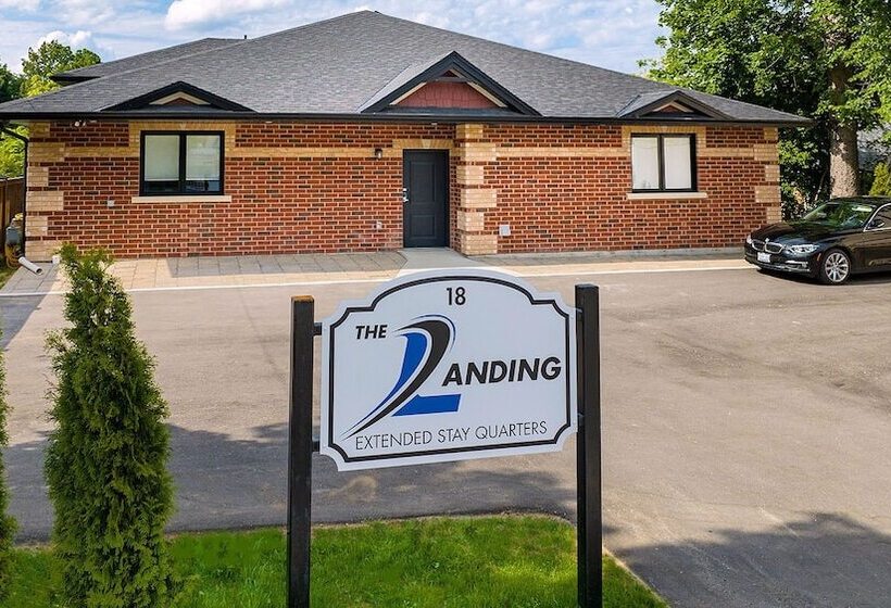 호텔 The Landing   Extended Stay Quarters