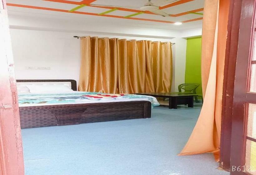 Пансион Oyo Home 85483 Sumit Yadav