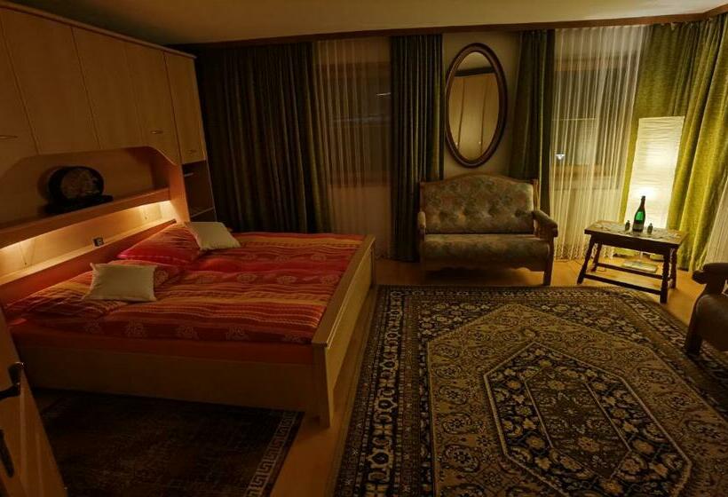 住宿加早餐  Haus Fiegl