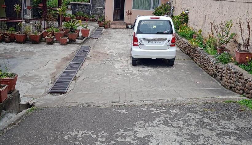 تختخواب و صبحانه Kumaragiri Cottages Kodaikanal