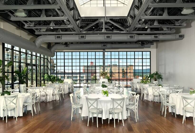 هتل The Restoration Asheville