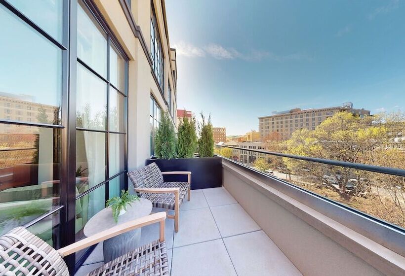 هتل The Restoration Asheville