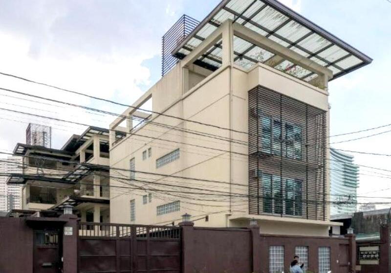 Hotel Vaccinated Staff  Oyo 850 Clr Mn Inn