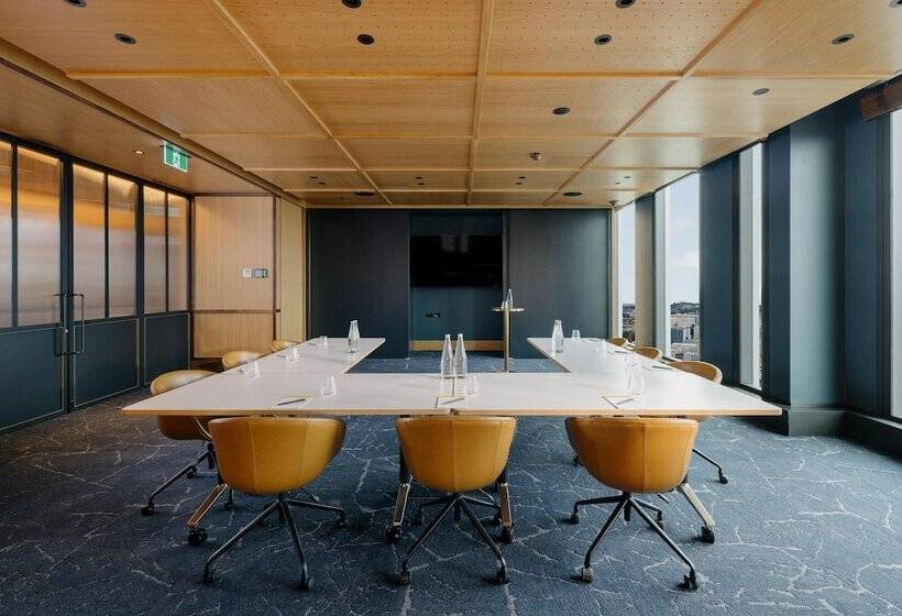 هتل Voco Auckland City Centre, An Ihg