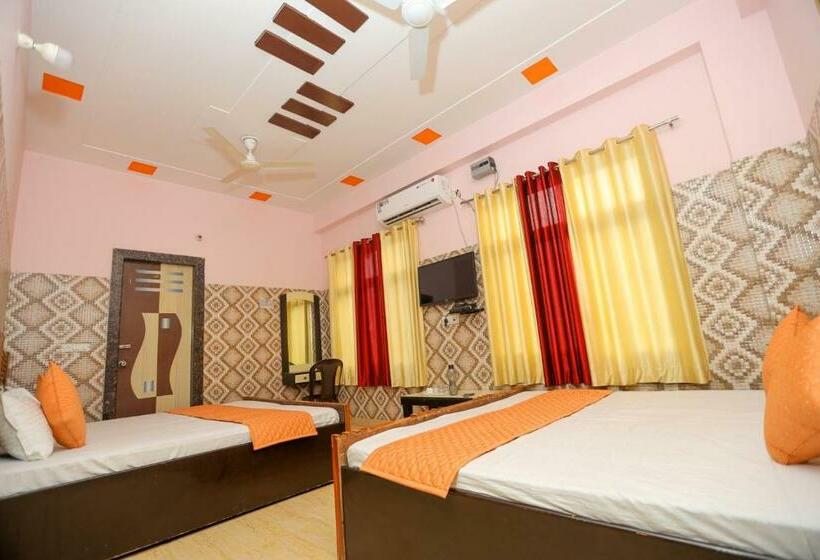 Пансион Anand Varsha Luxury Stays
