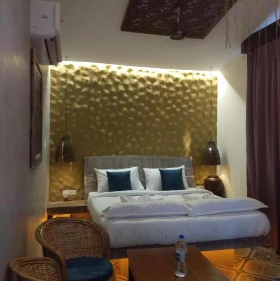 هتل Amata By The Beach