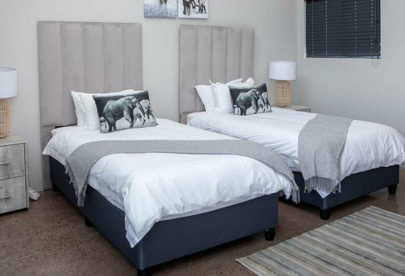 بنسيون Elements Sunrise Bush Lodge