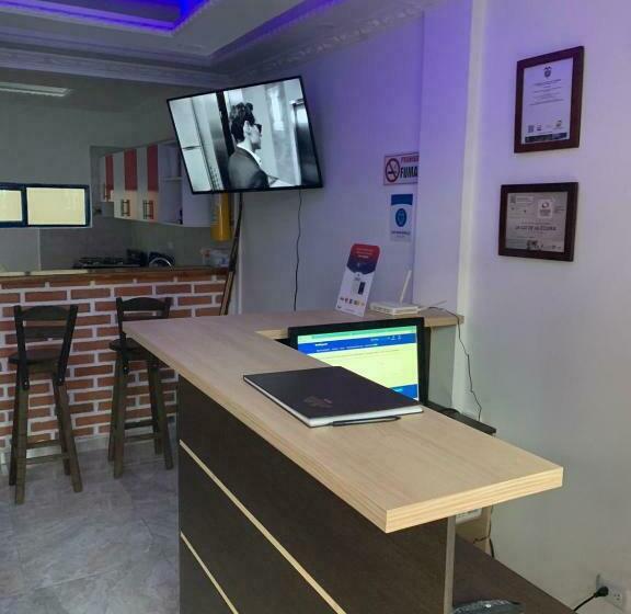 پانسیون Hostal La Luz De La Colina