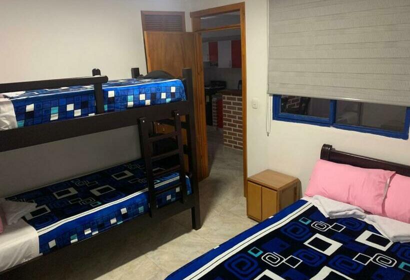 پانسیون Hostal La Luz De La Colina