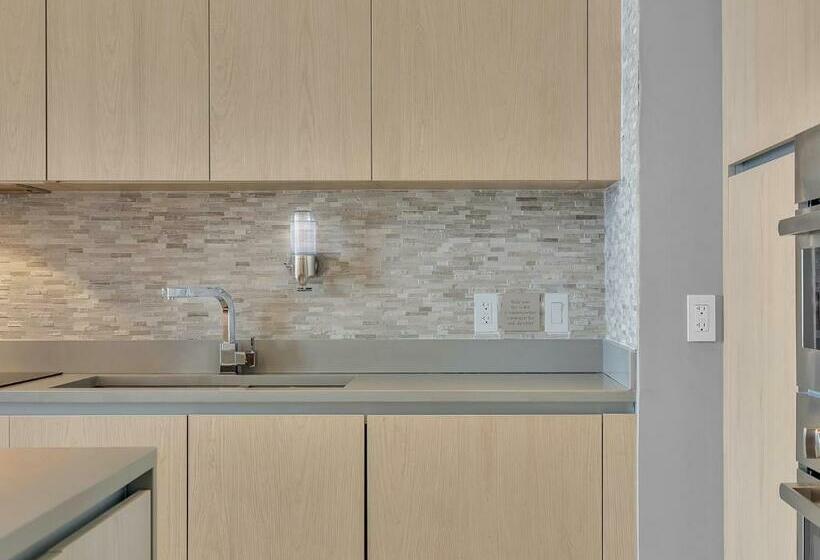 5 Star Hollywood Penthouse Breathtaking Ocean View Brand New 2br Bth