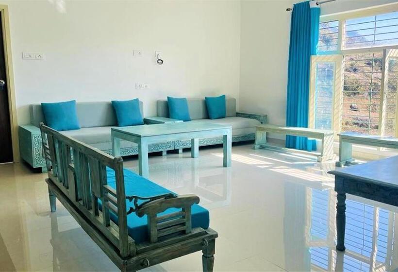 ベッドアンドブレックファースト Shikhar Bunglow   A Stunning Valley View Bungalow In Mount Abu
