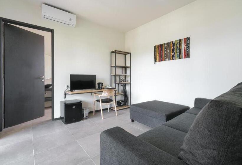 בית מלון כפרי Amazing Lombok Resort