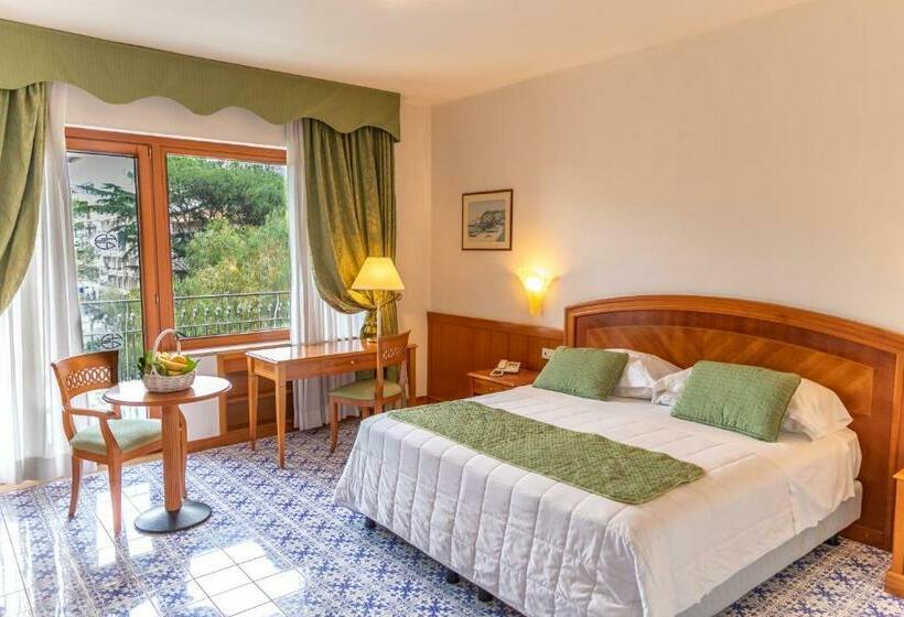 Отель Hotiday Room Collection Sorrento