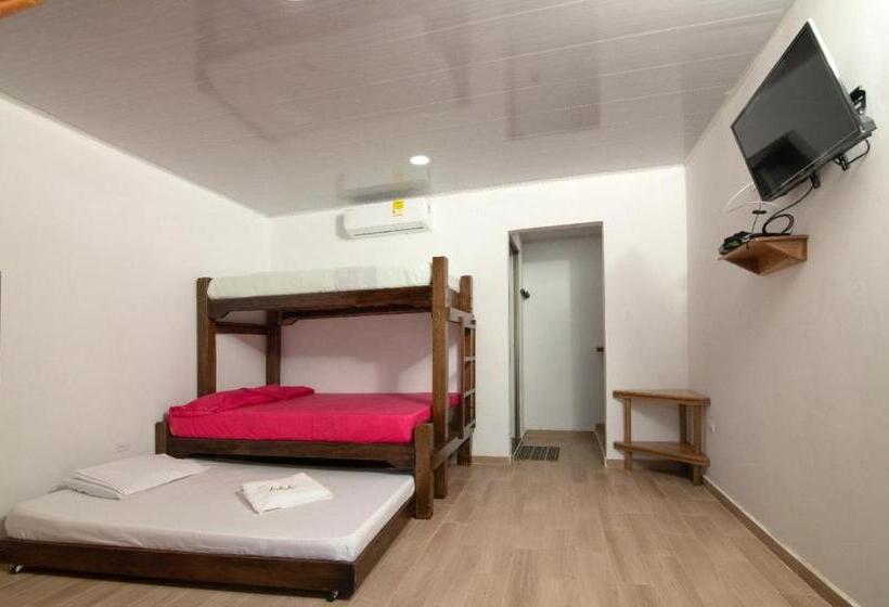 هتل Zabdi Coveñas