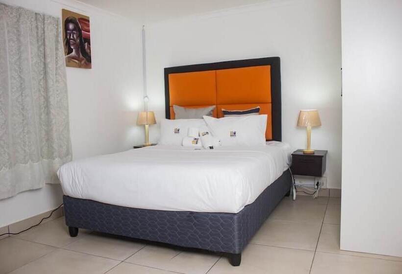 پانسیون 18 On Sherlock