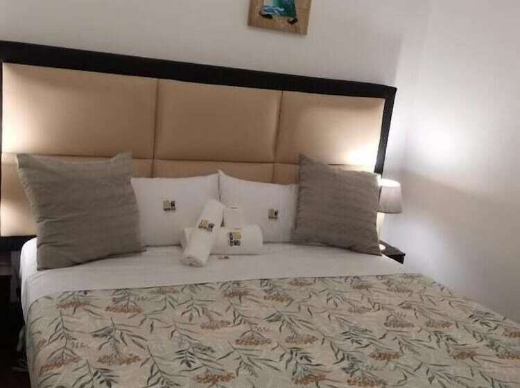 پانسیون 18 On Sherlock