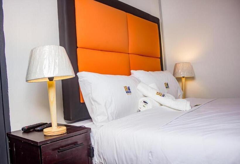 پانسیون 18 On Sherlock