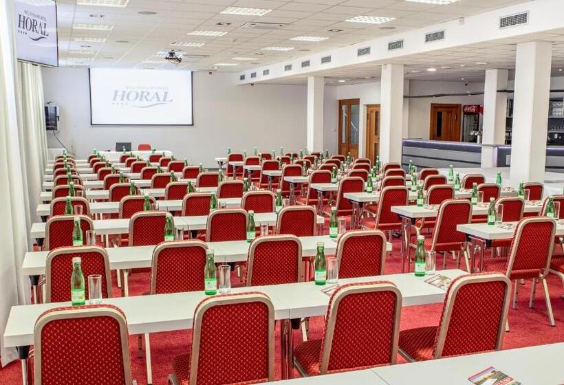 هتل Horal