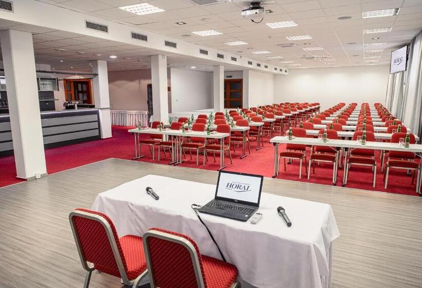 هتل Horal