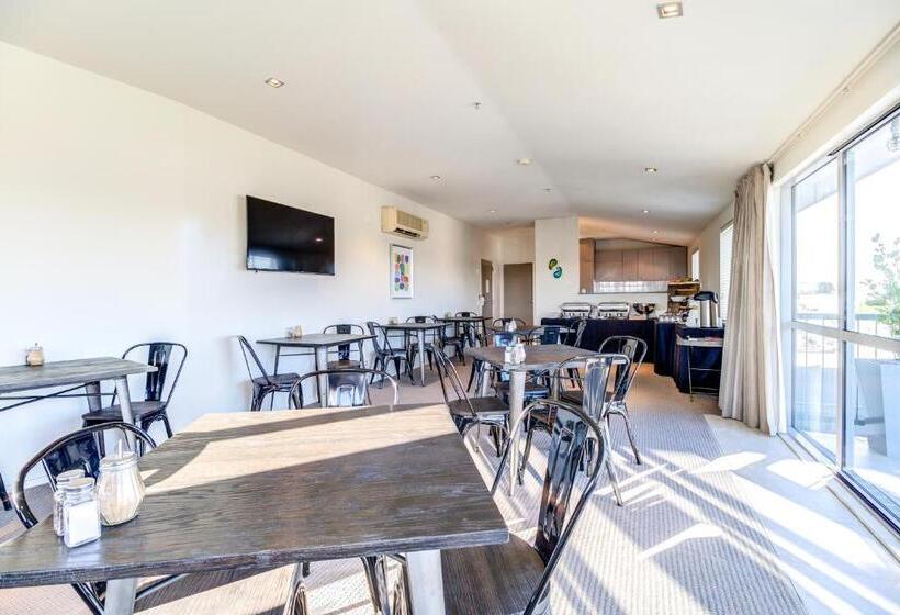 هتل Parkview On Hagley