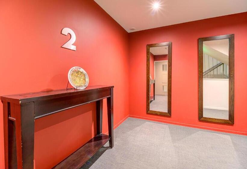 هتل Parkview On Hagley