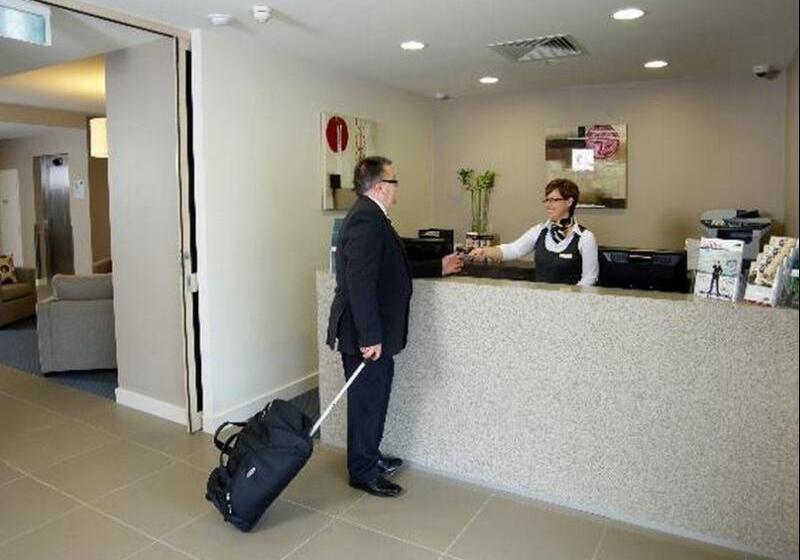 فندق Quest Shepparton