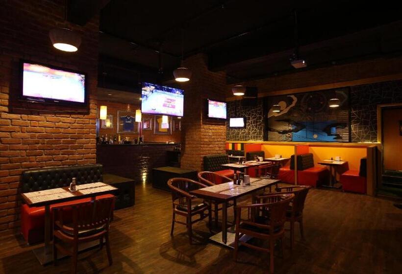 Отель The Bentley Seaside Boutique