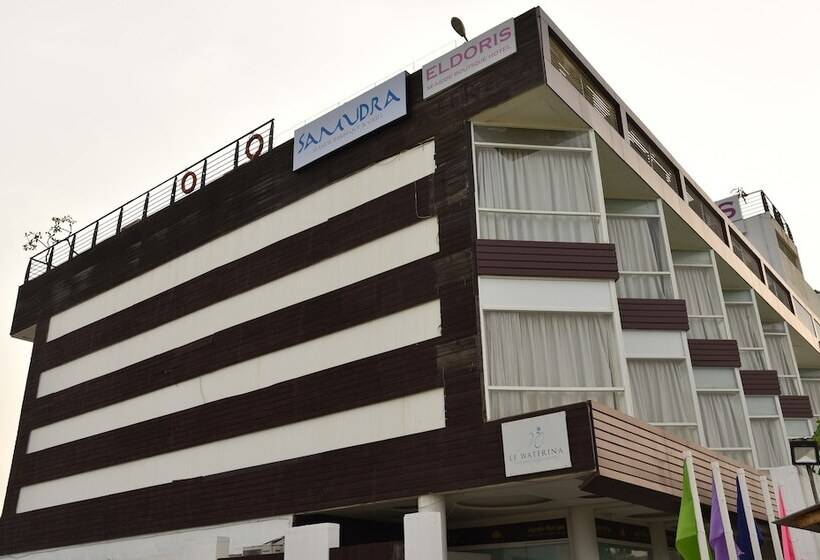 Отель The Bentley Seaside Boutique