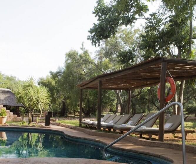 בית מלון כפרי Zebra Nature Reserve