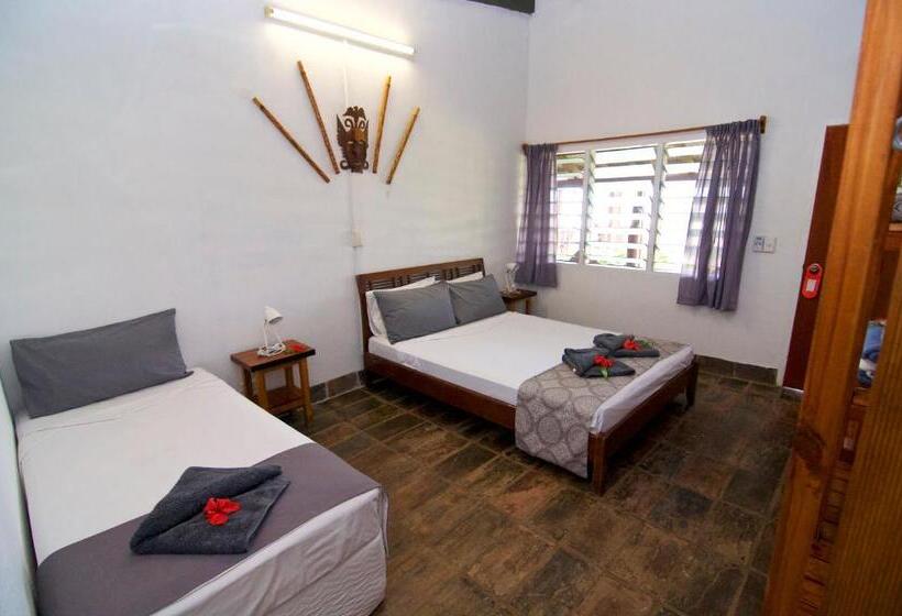 استراحتگاه Deco Stop Lodge