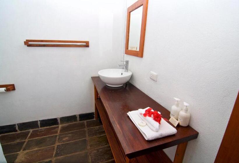 استراحتگاه Deco Stop Lodge