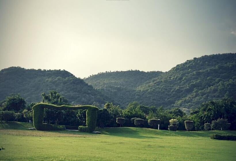 The Gold Palace & Resorts