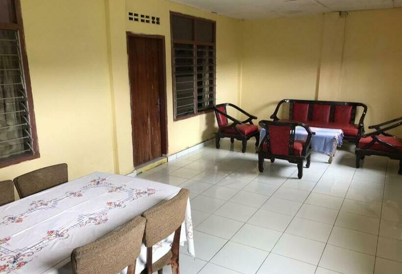 هتل Miranda At Desa Wisata Berastagi