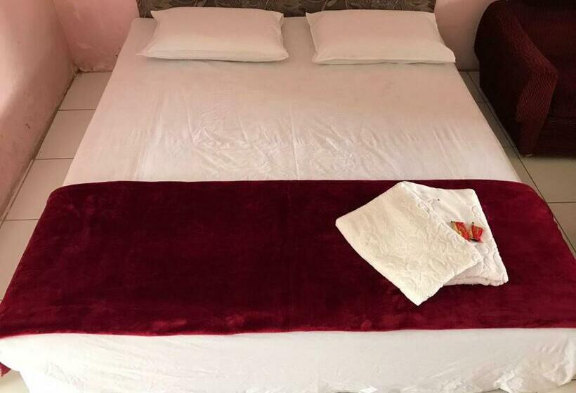 هتل Miranda At Desa Wisata Berastagi