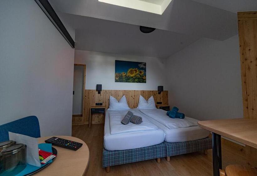 ベッドアンドブレックファースト Haus Weyregg   Pension