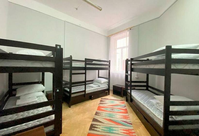 Khust Hostel